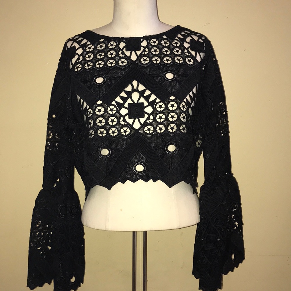Black Alexie crop top